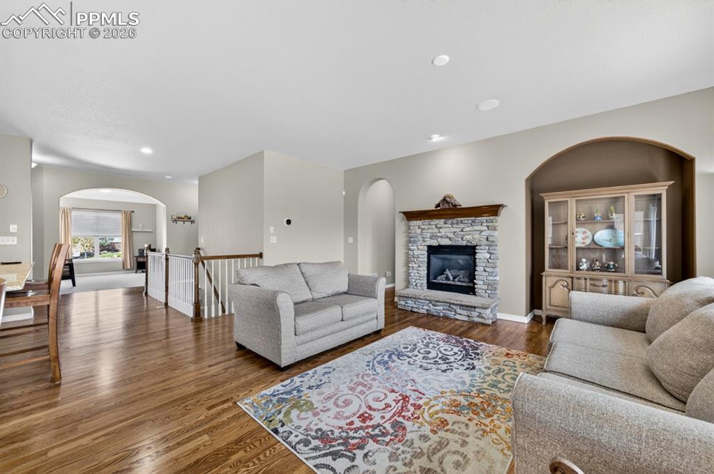 Image 11 of 47: Nice, open concept living