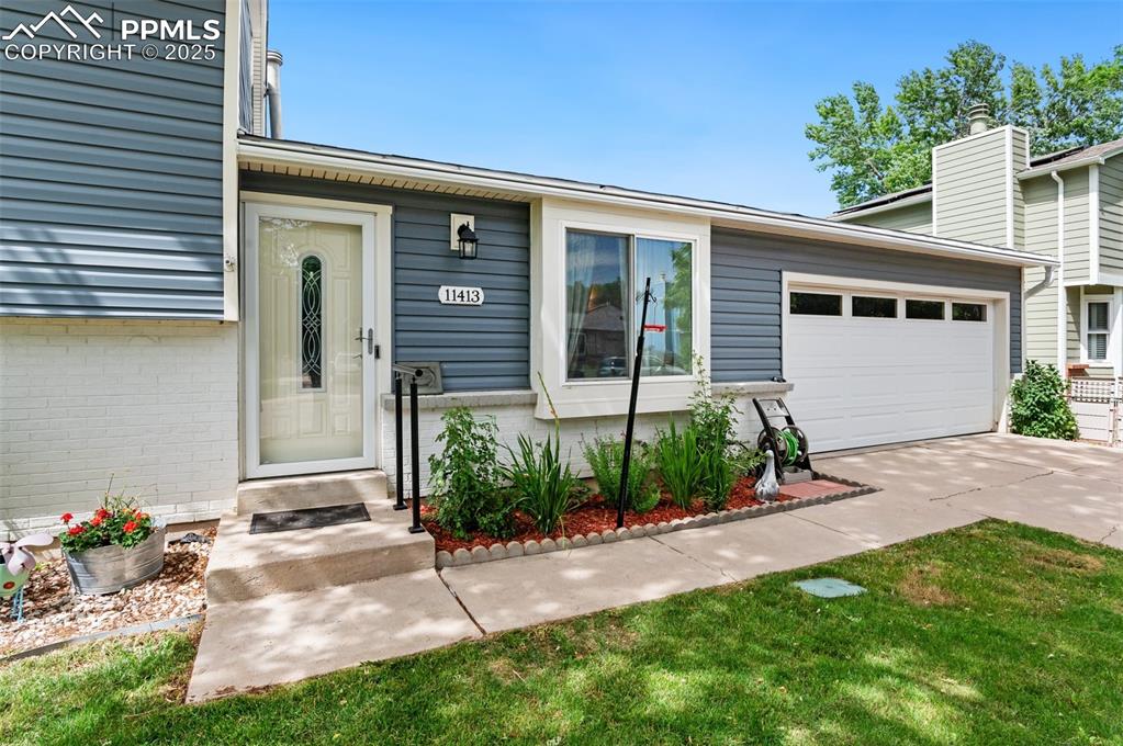 Image 3 of 40: Front of Structure