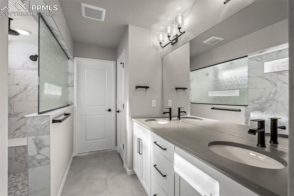 Image 20 of 32: Master Bathroom