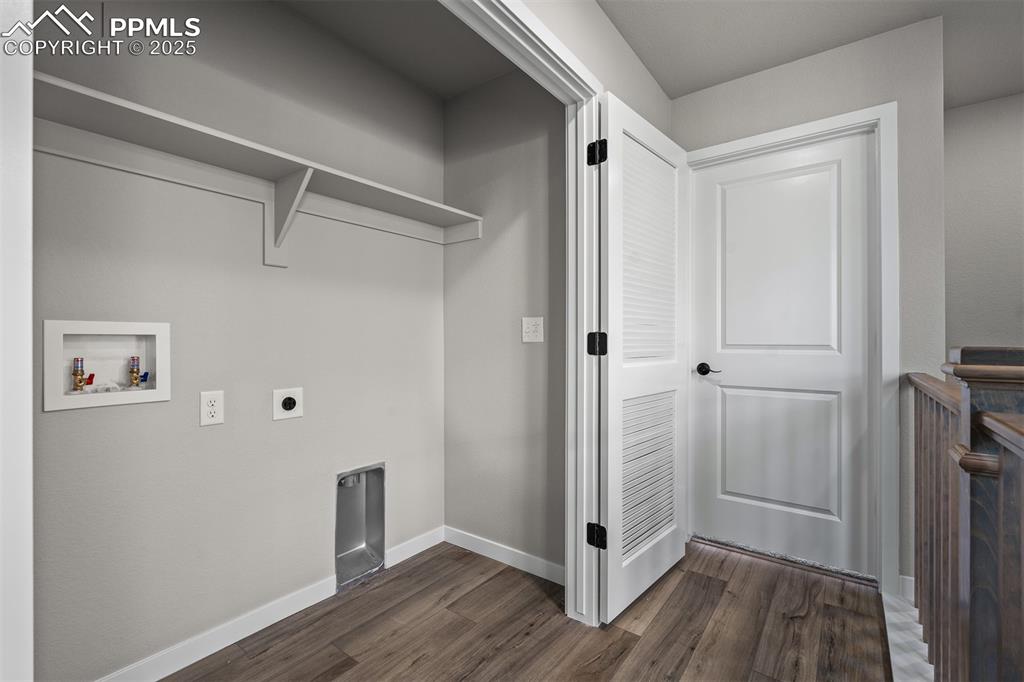 Image 26 of 32: Laundry