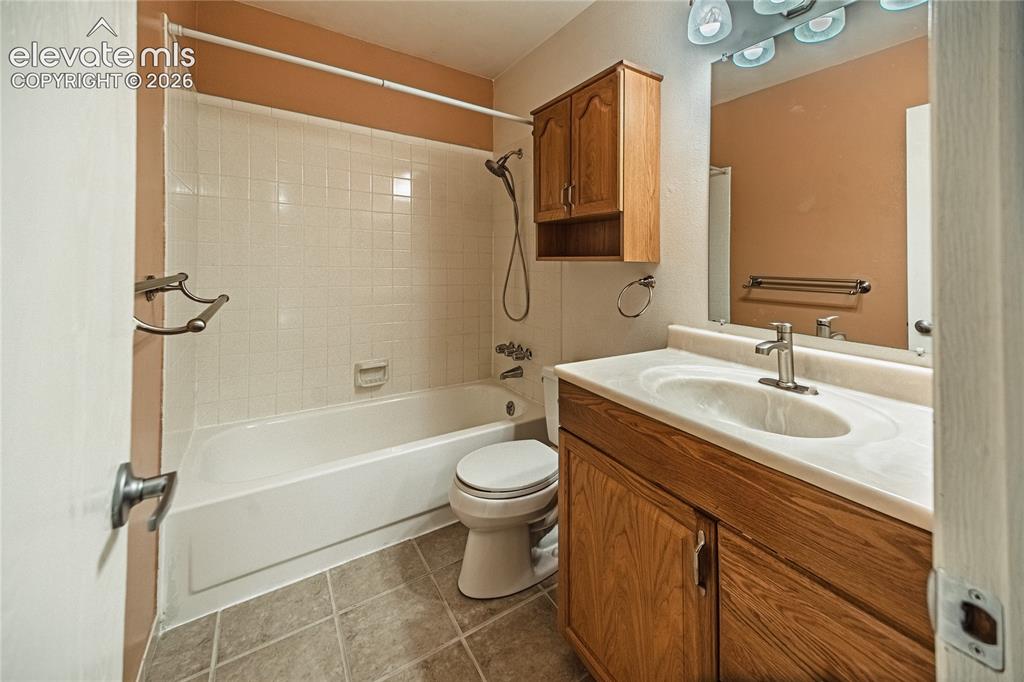 Image 24 of 26: Upstairs Full Bath