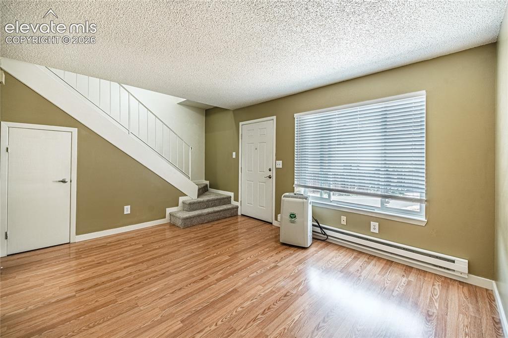 Image 4 of 26: Family Room