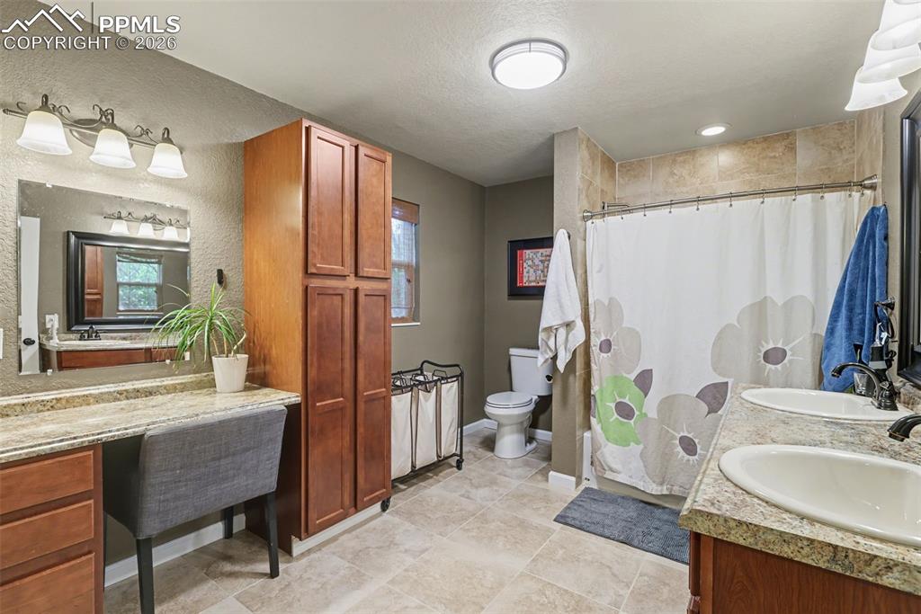 Image 19 of 44: Master Bathroom