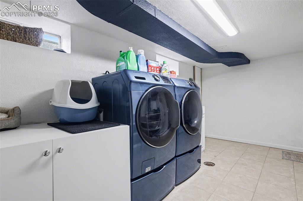Image 38 of 44: Laundry