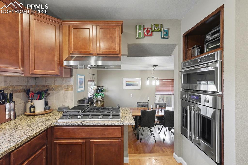 Image 8 of 44: Kitchen