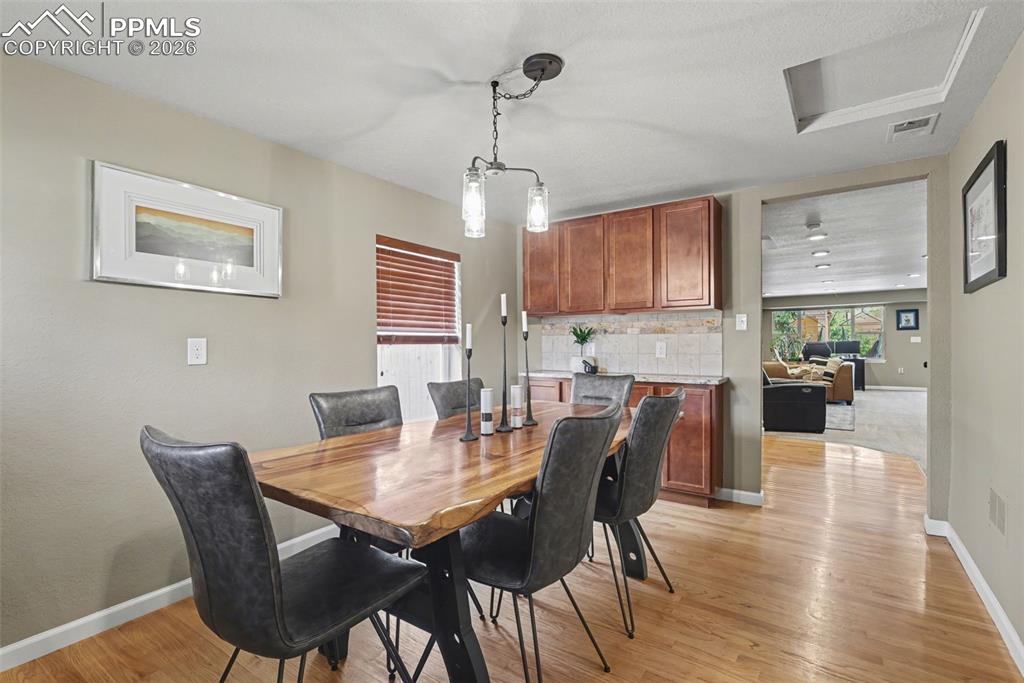 Image 9 of 44: Dining Area