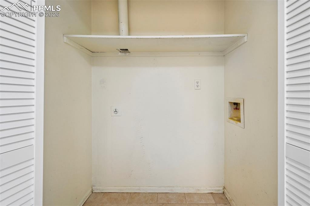 Image 27 of 39: Laundry