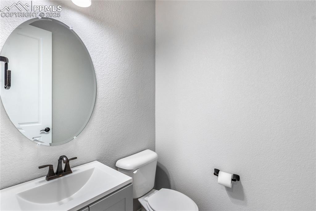 Image 19 of 37: Bathroom