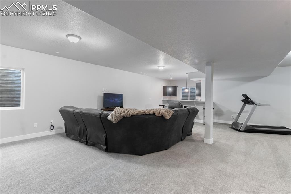 Image 21 of 37: Family Room