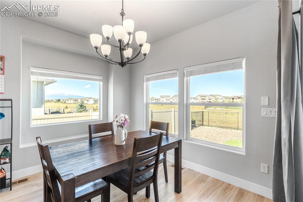 Image 9 of 37: Dining Area