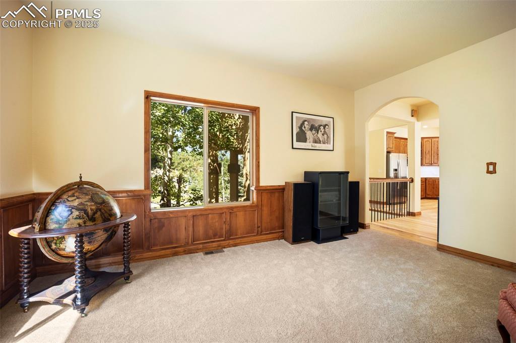 Image 20 of 49: Sitting Room