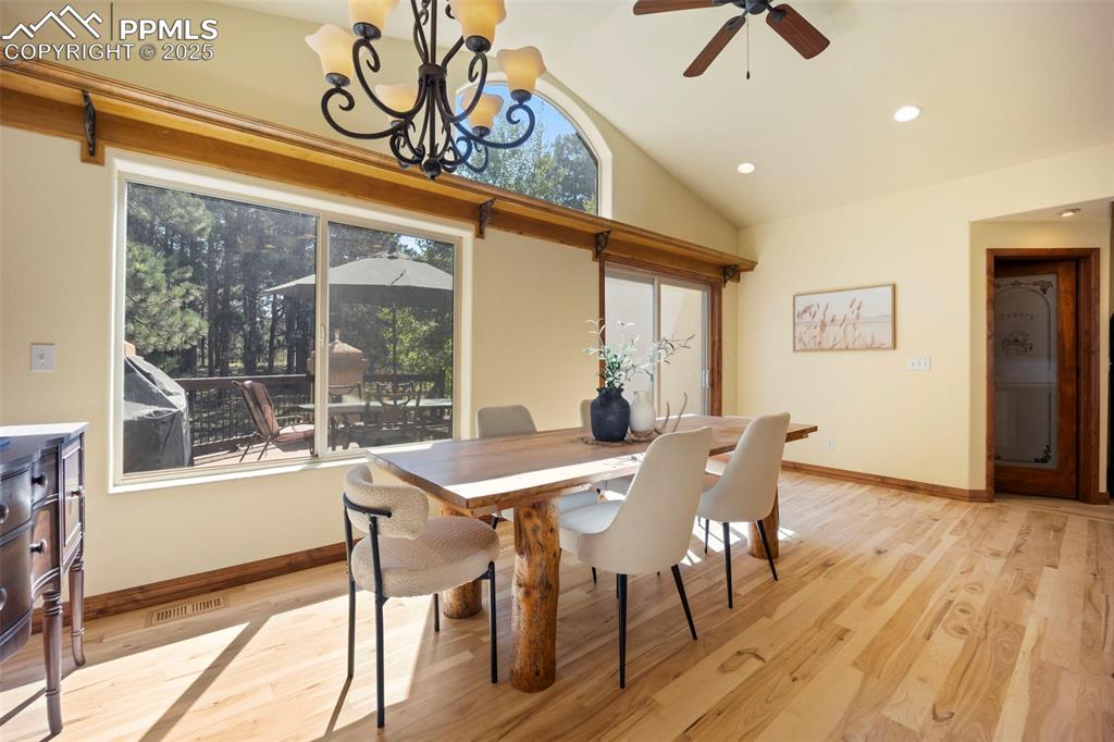 Image 6 of 49: Dining Area