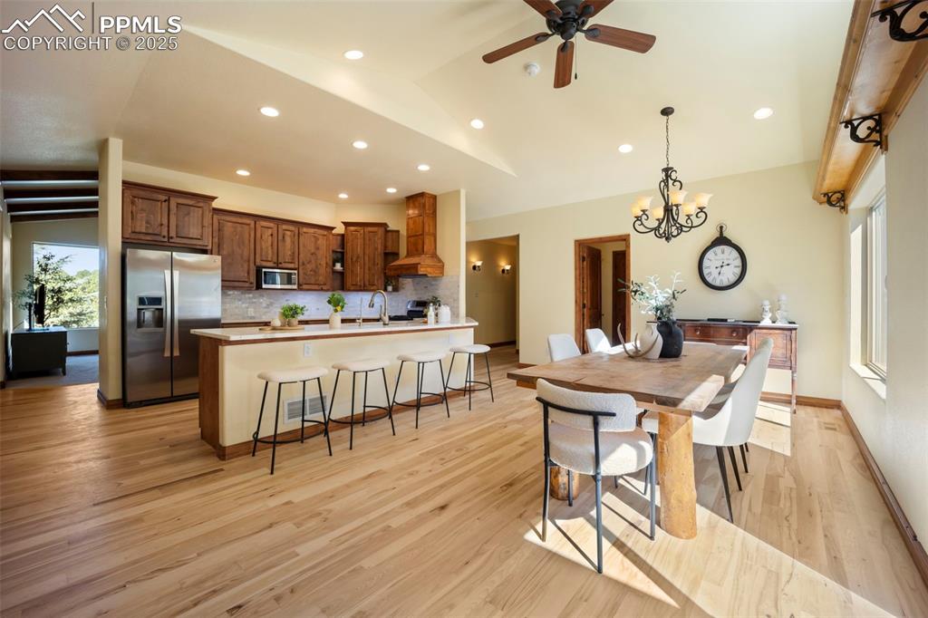 Image 8 of 49: Dining Area