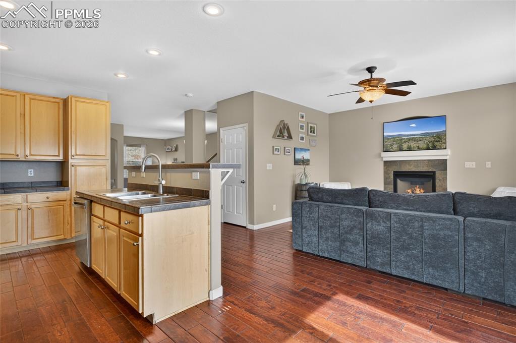 Image 12 of 46: Kitchen