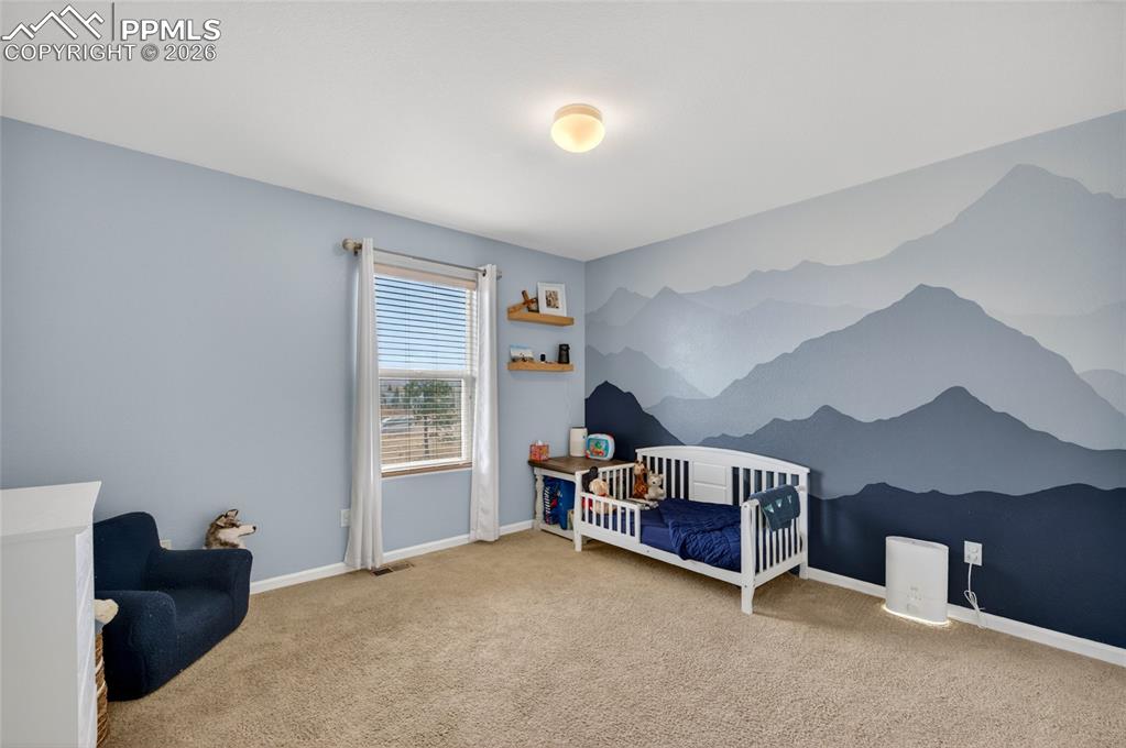 Image 23 of 46: Bedroom