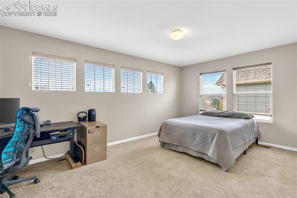 Image 27 of 46: Bedroom