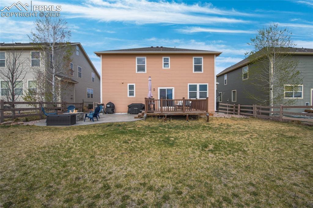 Image 36 of 46: Back of Structure