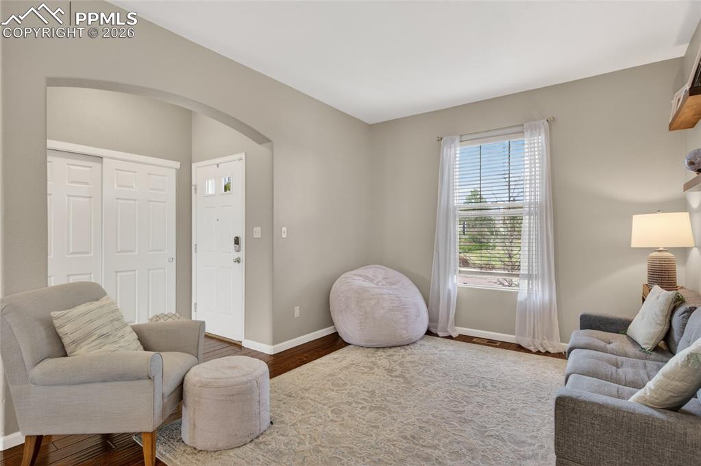 Image 5 of 46: Sitting Room