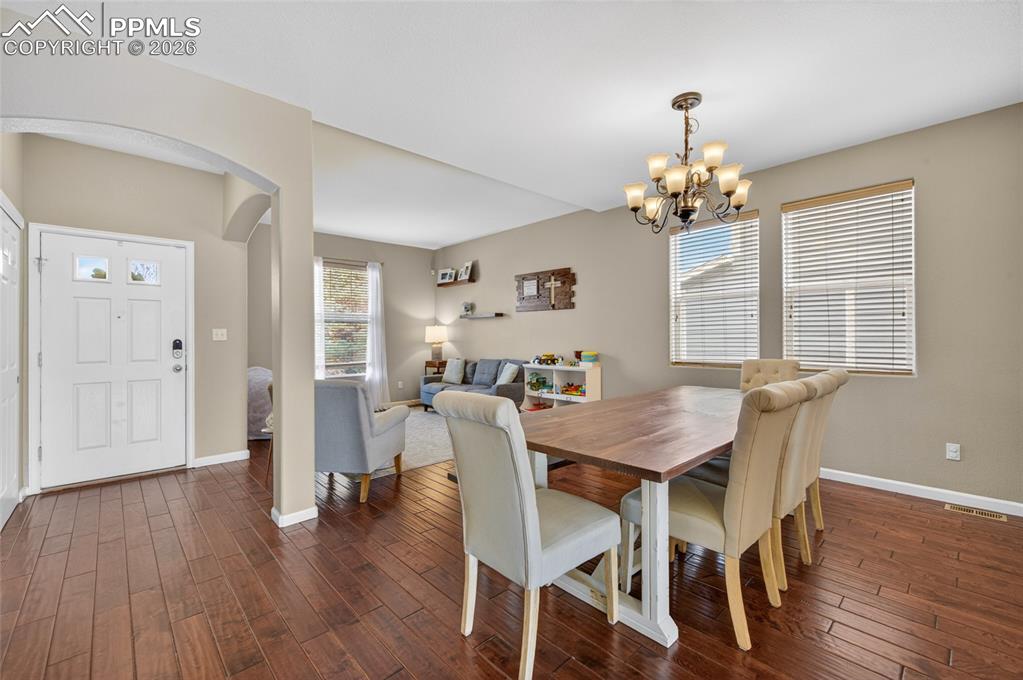 Image 7 of 46: Dining Area