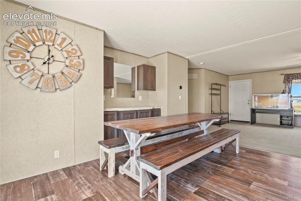 Image 10 of 47: Dining Area