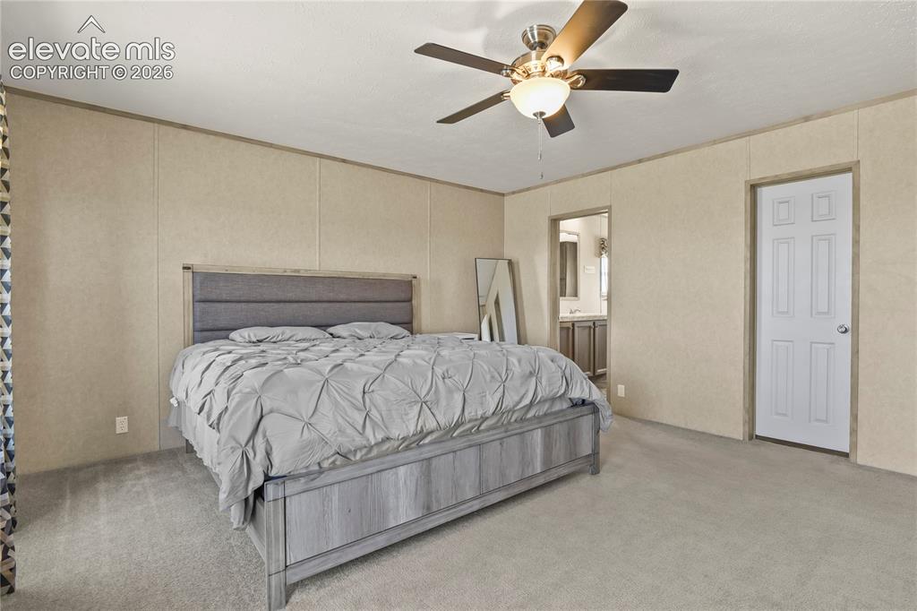 Image 16 of 47: Bedroom