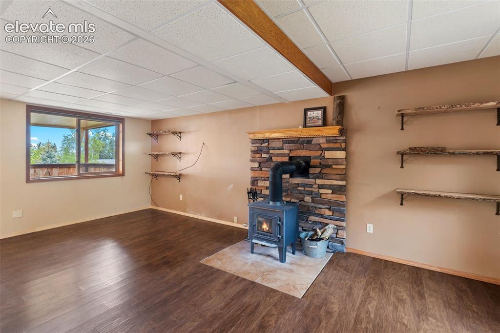 Image 15 of 37: Living Room