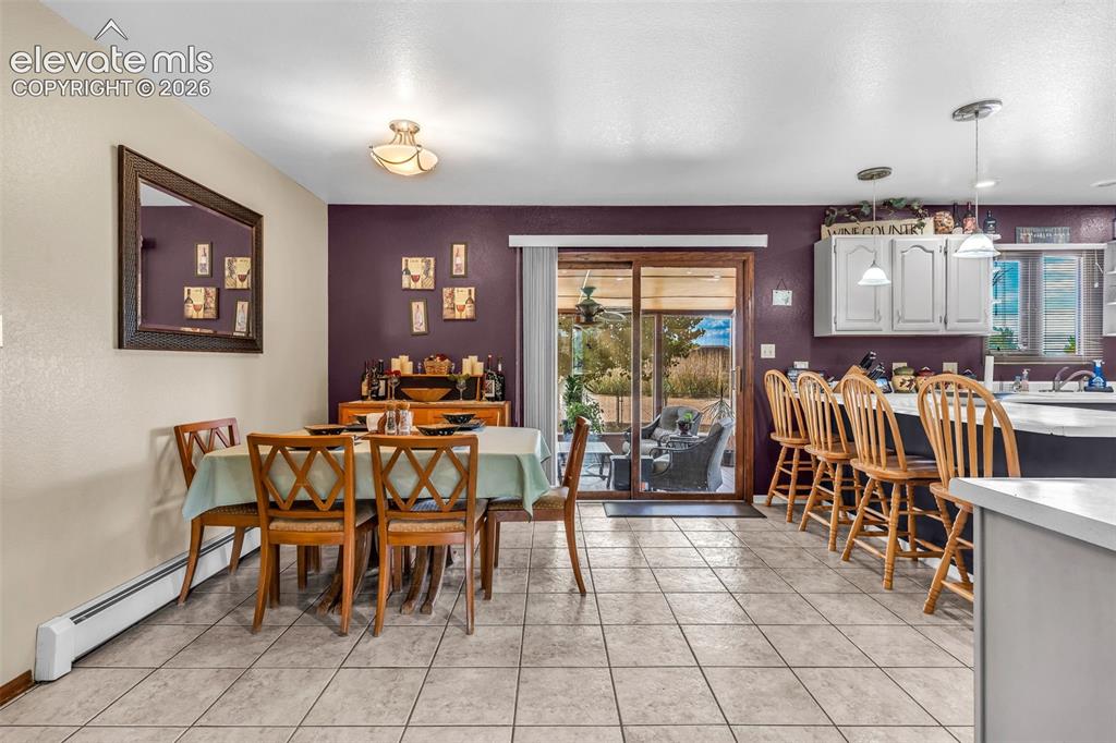 Image 15 of 50: Dining Area