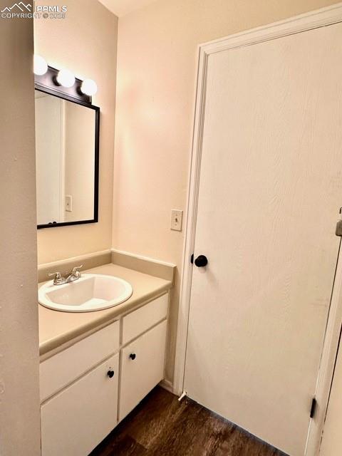 Image 18 of 20: Bathroom