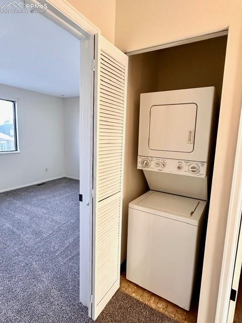 Image 20 of 20: Laundry