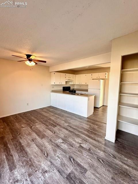 Image 7 of 20: Kitchen