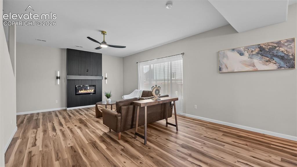 Image 9 of 47: Lots of natural light