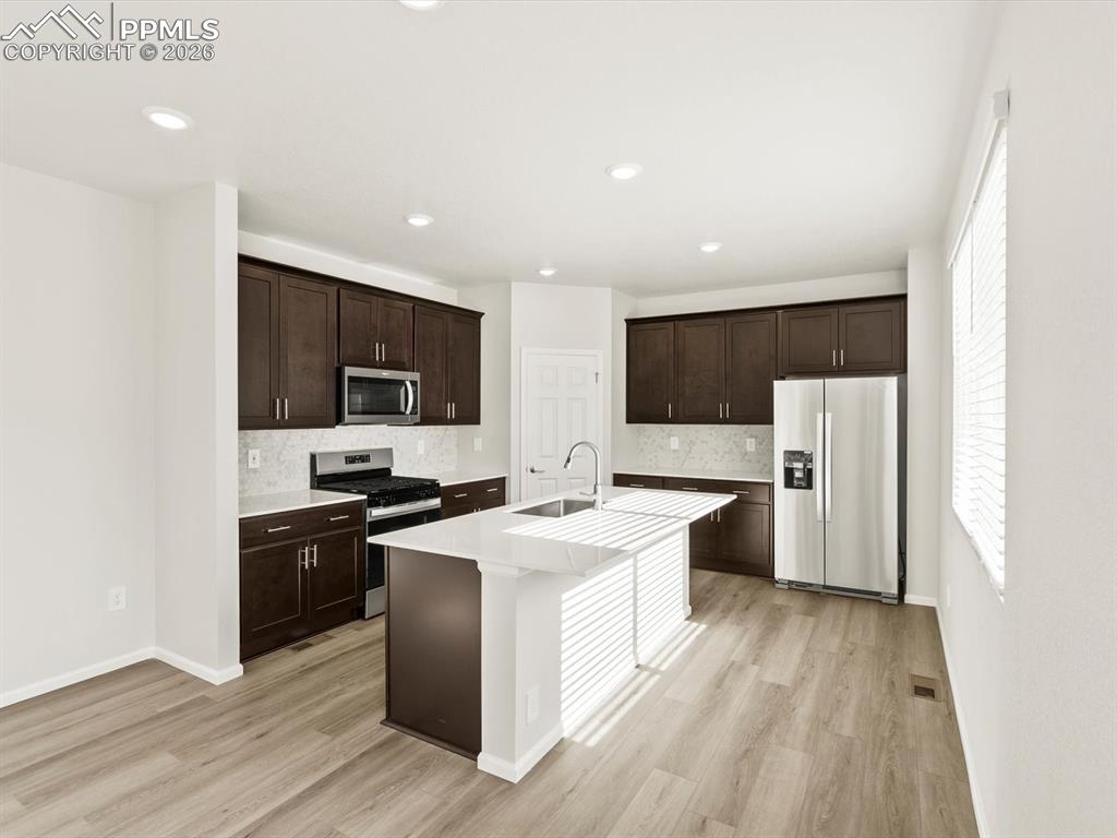 Image 2 of 25: Kitchen