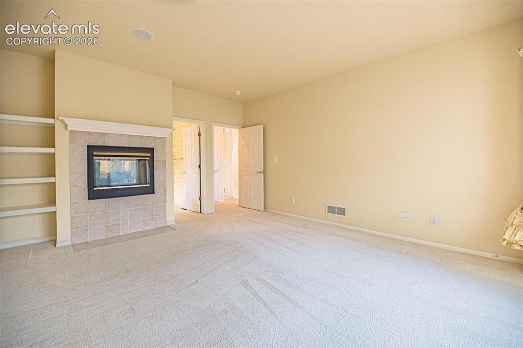 Image 42 of 46: Living Room
