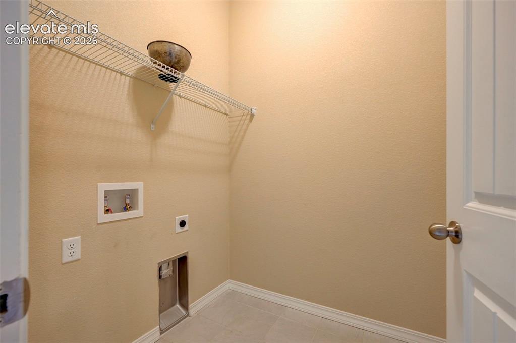 Image 4 of 34: Laundry