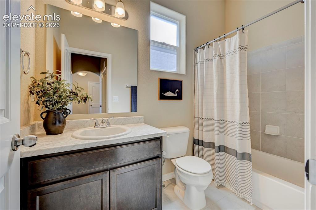 Image 5 of 34: Bathroom