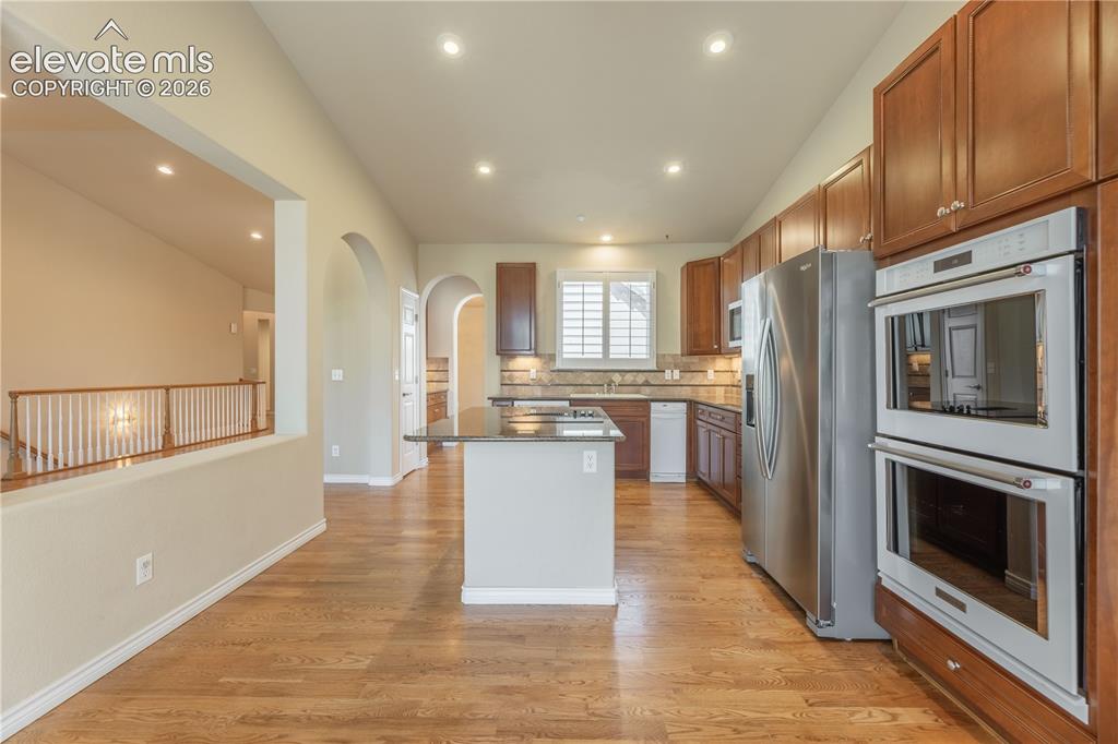 Image 12 of 36: Kitchen