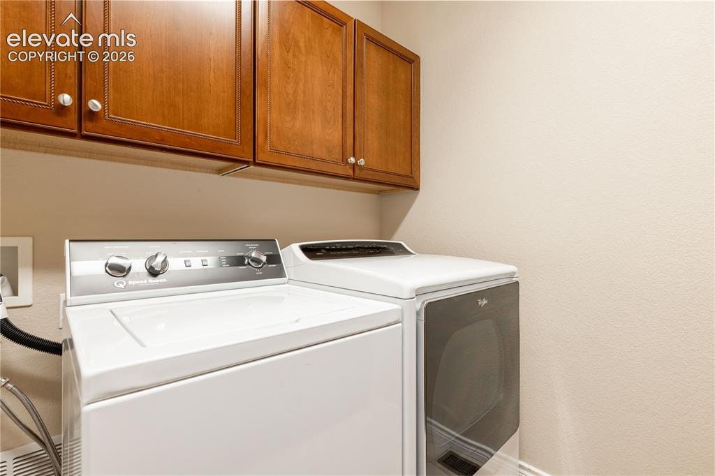 Image 18 of 36: Laundry