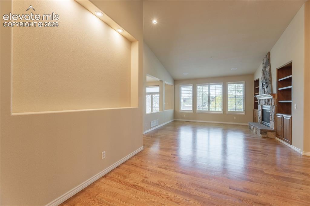 Image 6 of 36: Living Room