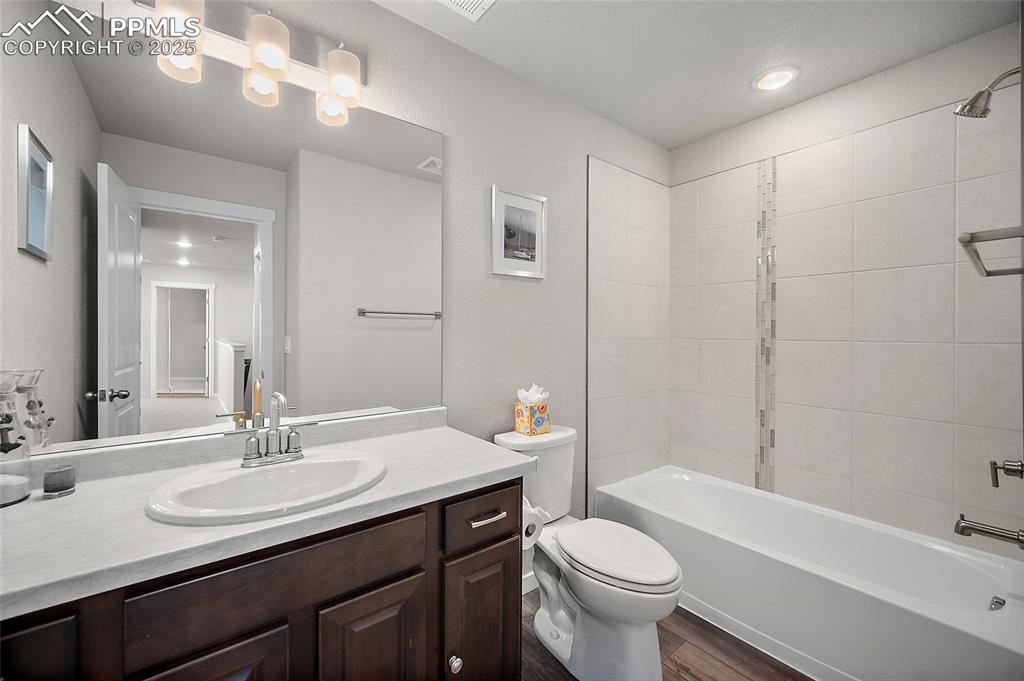 Image 26 of 40: Full bath upstairs