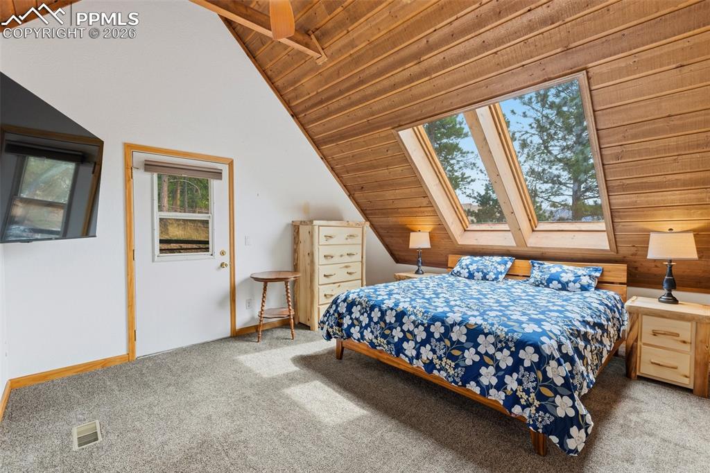 Image 25 of 50: Master Bedroom