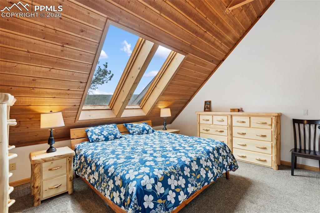 Image 26 of 50: Master Bedroom