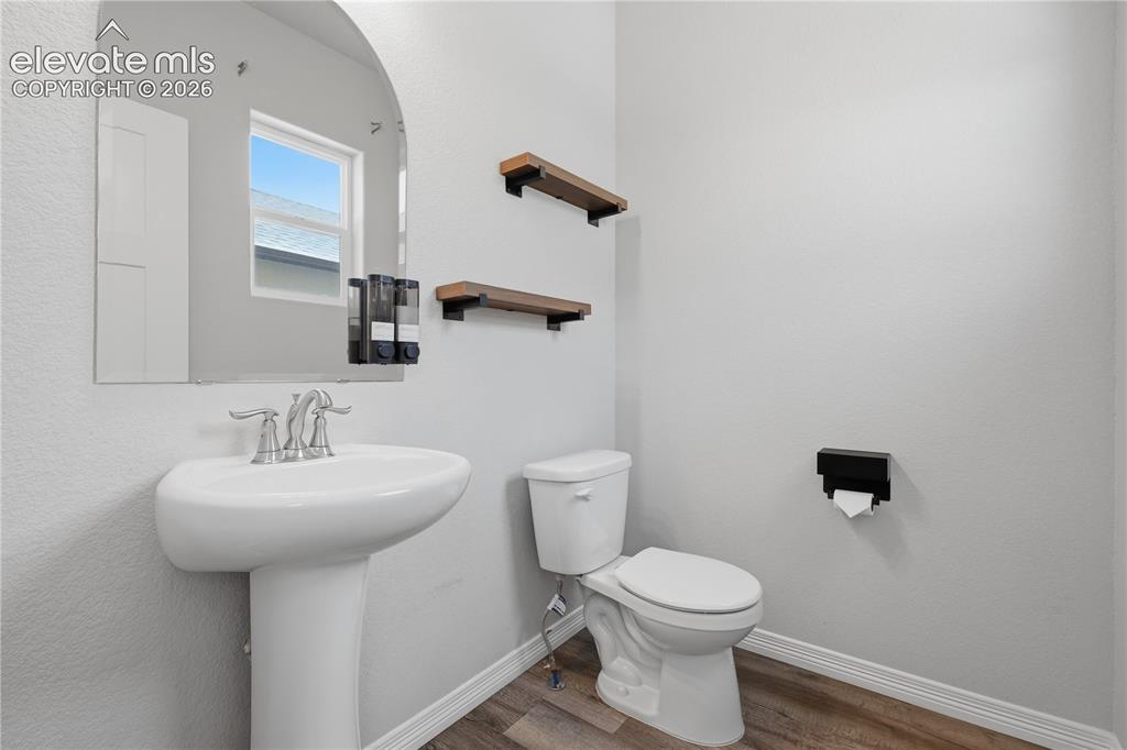 Image 9 of 50: Bathroom