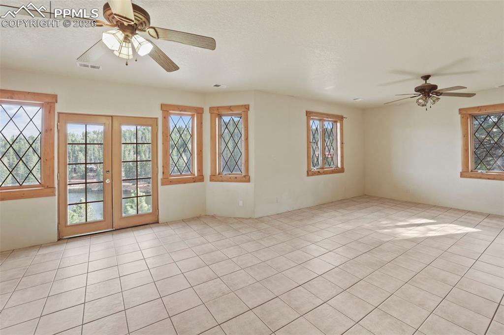 Image 30 of 50: Family Room