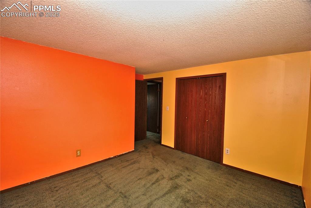 Image 15 of 33: Bedroom