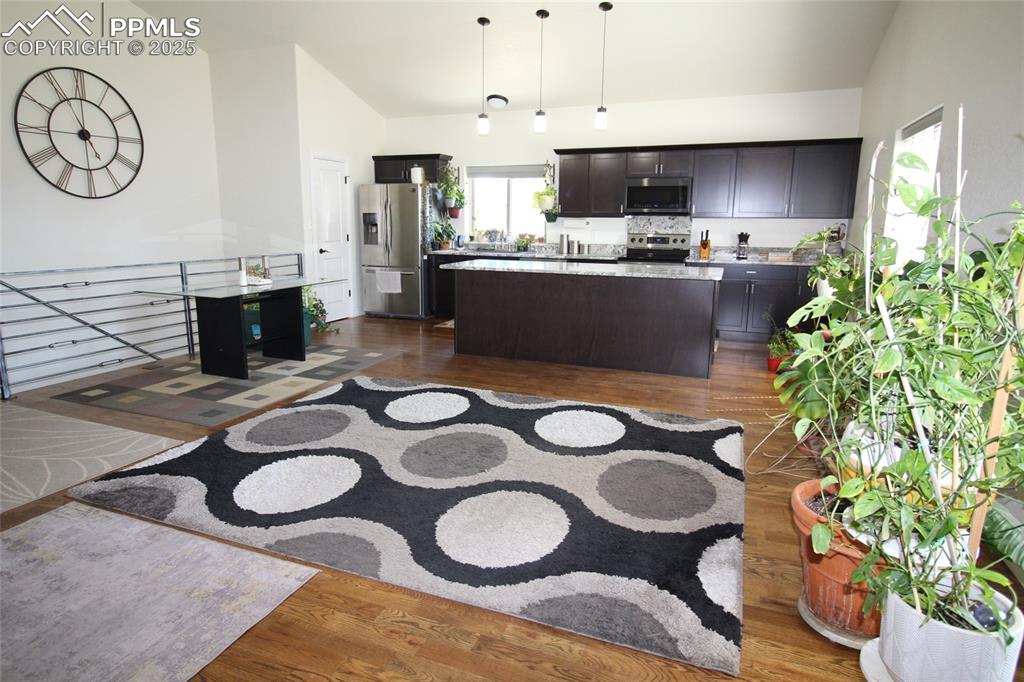 Image 8 of 26: Kitchen