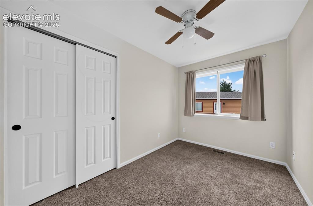 Image 14 of 19: Bedroom