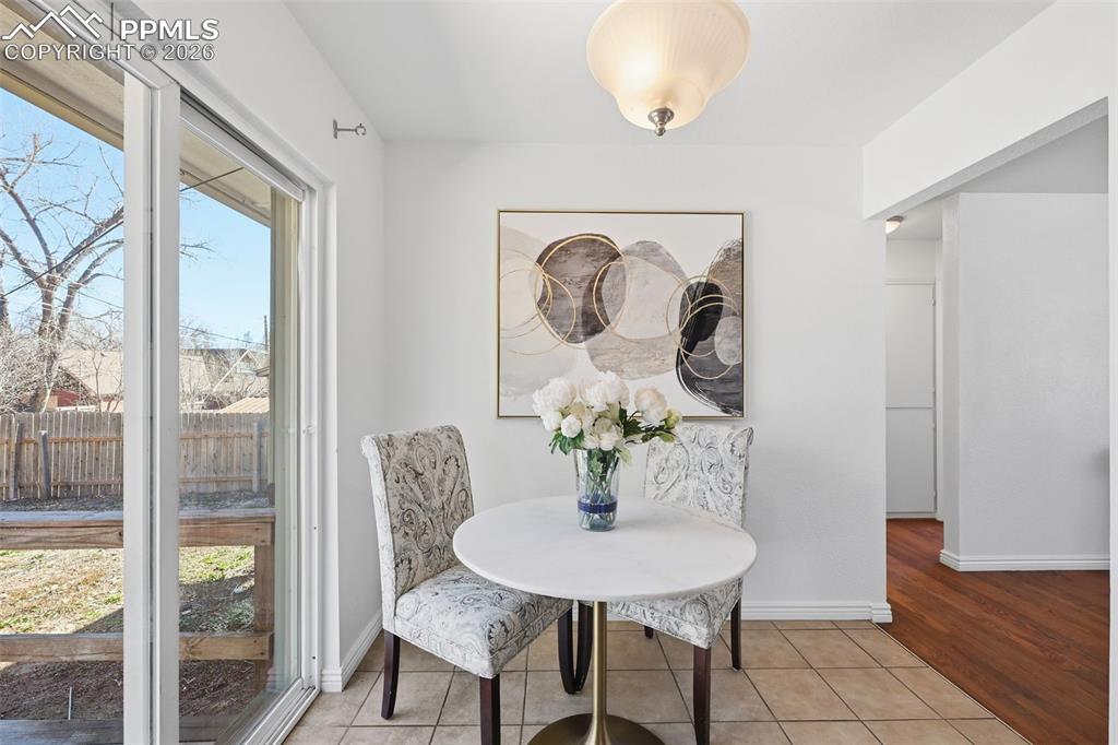 Image 11 of 32: Nook attached to the kitchen