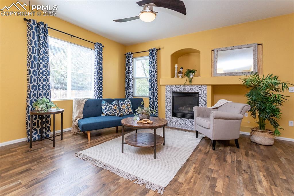 Image 3 of 47: Family Room