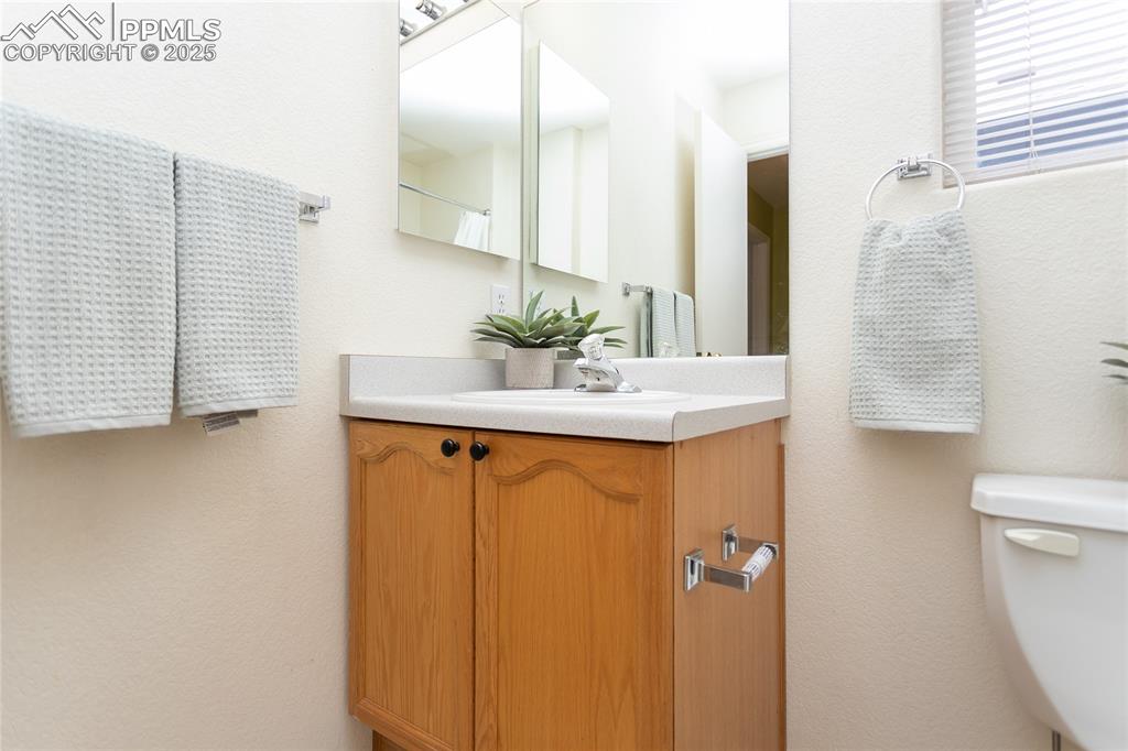 Image 38 of 47: Bathroom