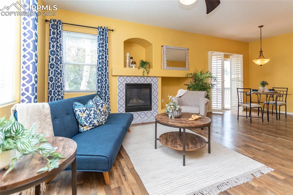 Image 5 of 47: Family Room